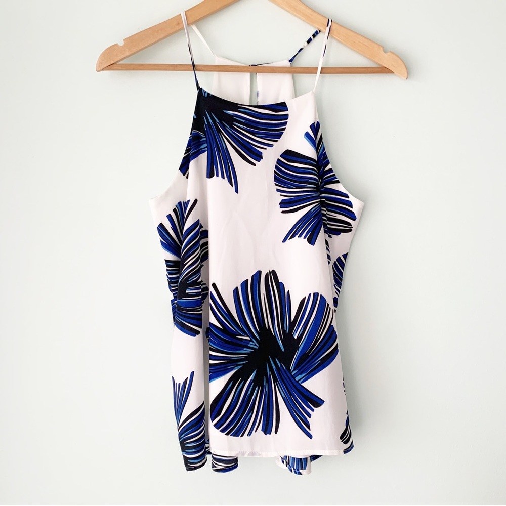 🏷️ Blue Rain Graphic Floral White Summer Lined Tank Small S